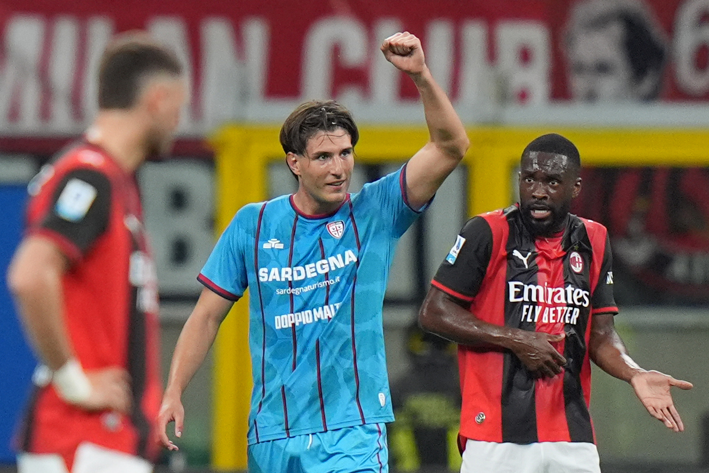 Milan-Cagliari 1-2: prima sconfitta interna con i sardi dal 1997 e stagione chiusa fuori dalla top 4